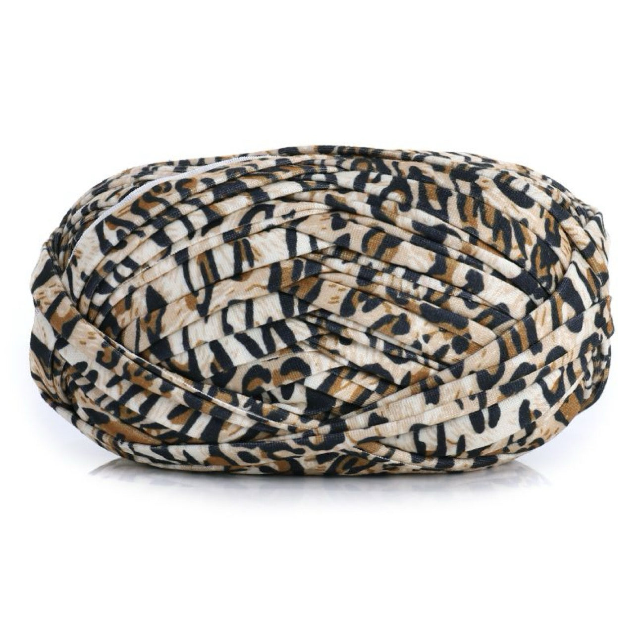 Leopard print t-shirt yarn on a white background